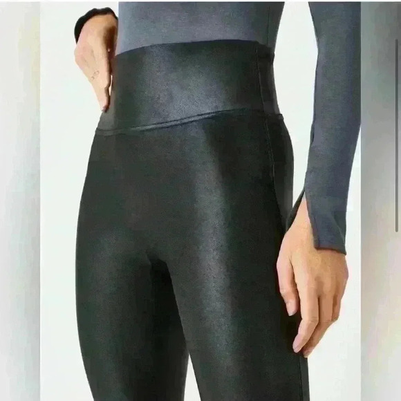 Women’s SPANX faux leather black leggings-Size Medium - Picture 2 of 9